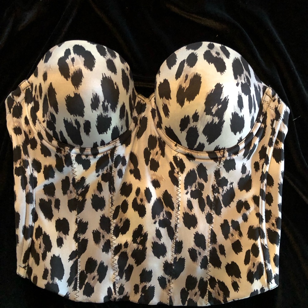 Leopard print satin smooth low back bustier. 

Excellent condition, no stains.